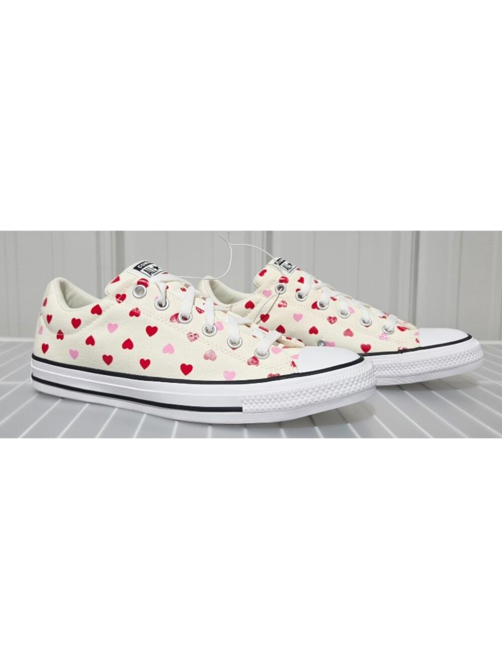 Converse All Star Street Ox Low Top Heart Print Sneakers Men's 9.5  Womens' 11.5